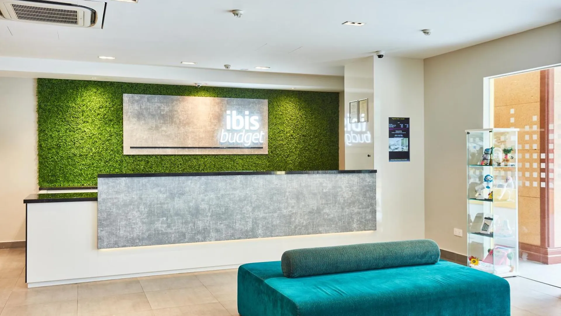 Ibis Budget Singapore Emerald