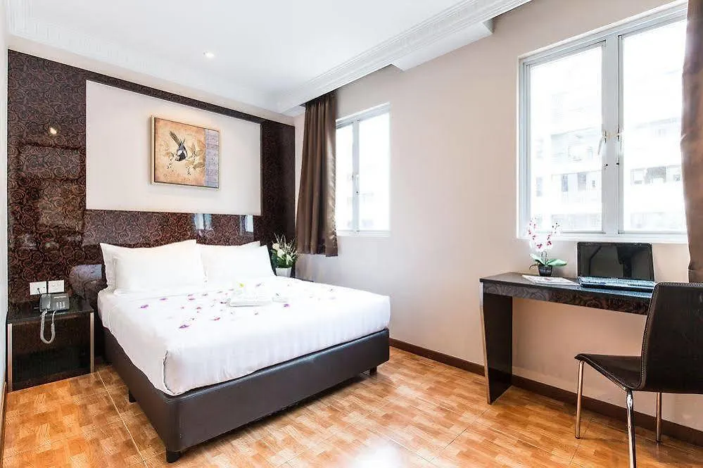 Ibis Budget Singapore Emerald 2*,