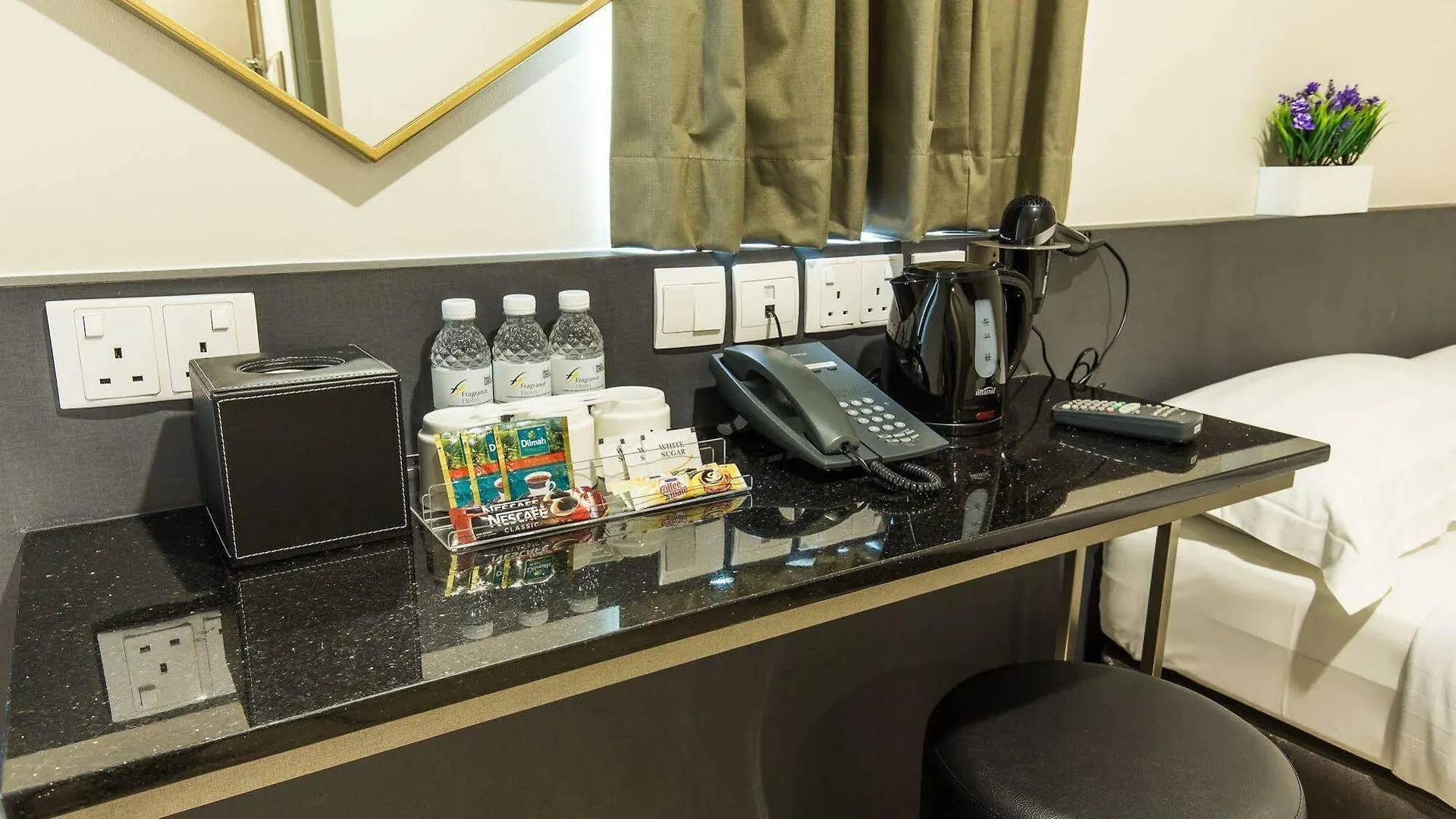 Otel Ibis Budget Singapore Emerald