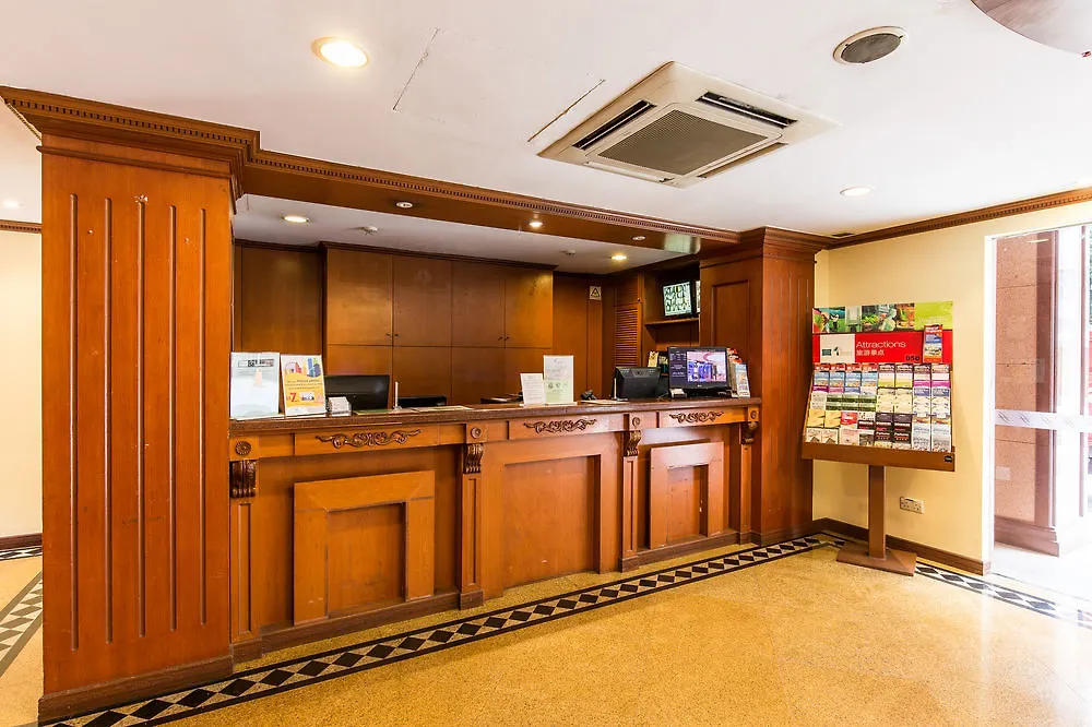Ibis Budget Singapore Emerald 2*,